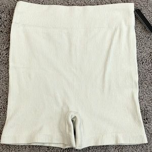 ✨SKIMS Stretch Rib Short